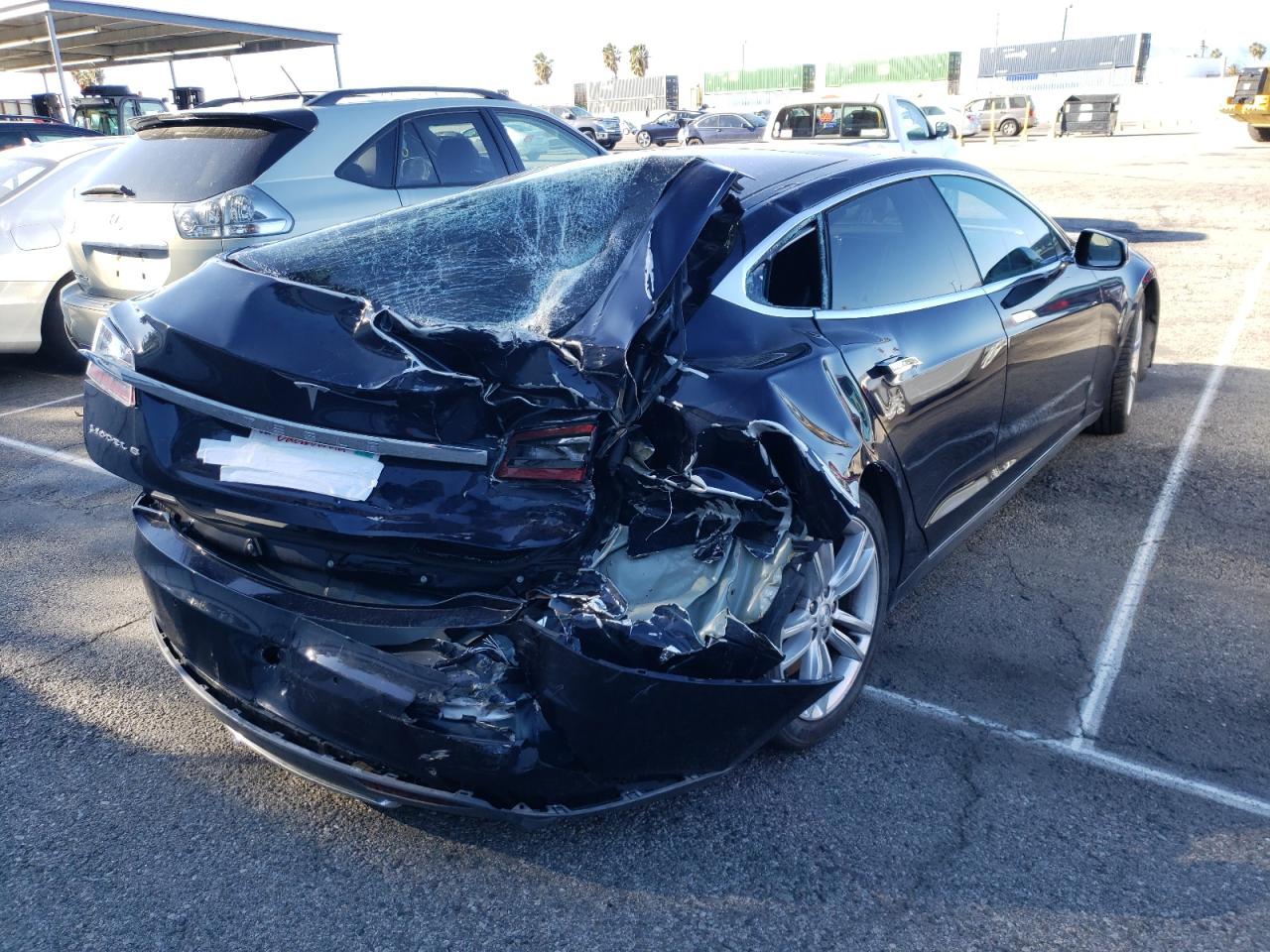Photo 4 from auction – 2015 TESLA MODEL S 70 with VIN 5YJSA1S26FF086886