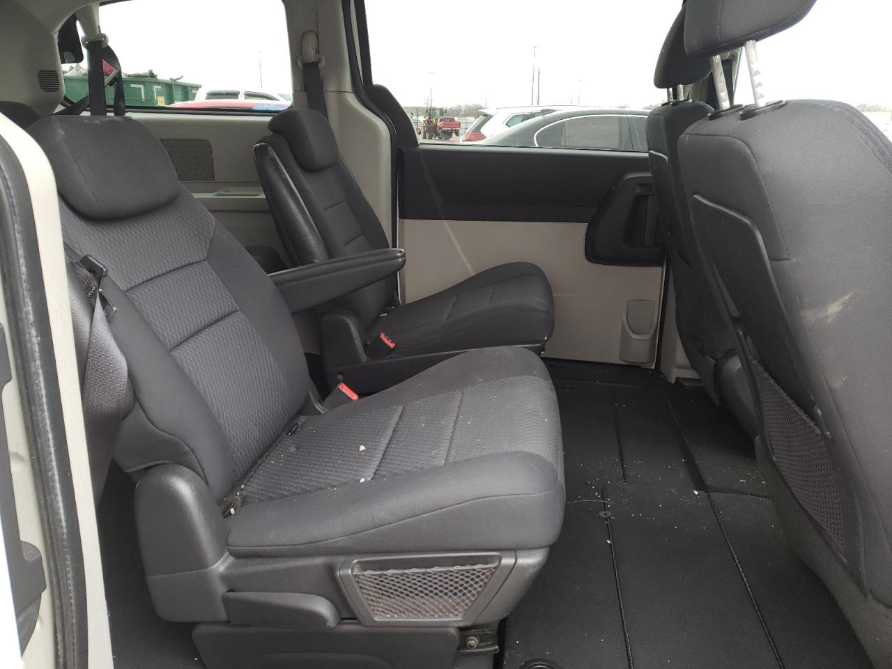 Photo 6 from auction – 2010 DODGE GRAND CARA with VIN 2D4RN4DE5AR216524