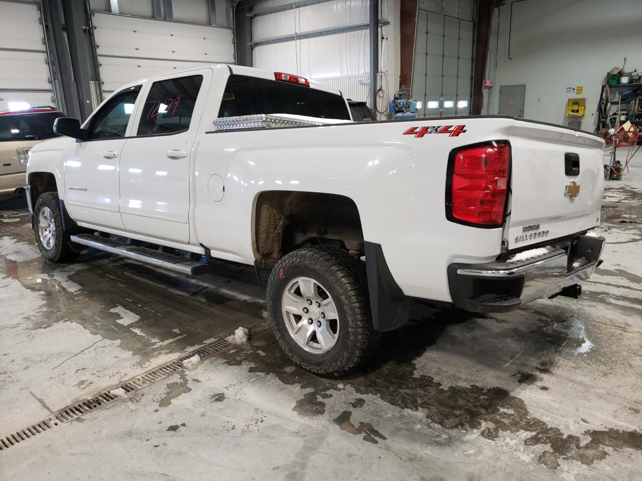 Photo 3 from auction – 2018 CHEVROLET SILVERADO with VIN 1GCUKREC2JF242077