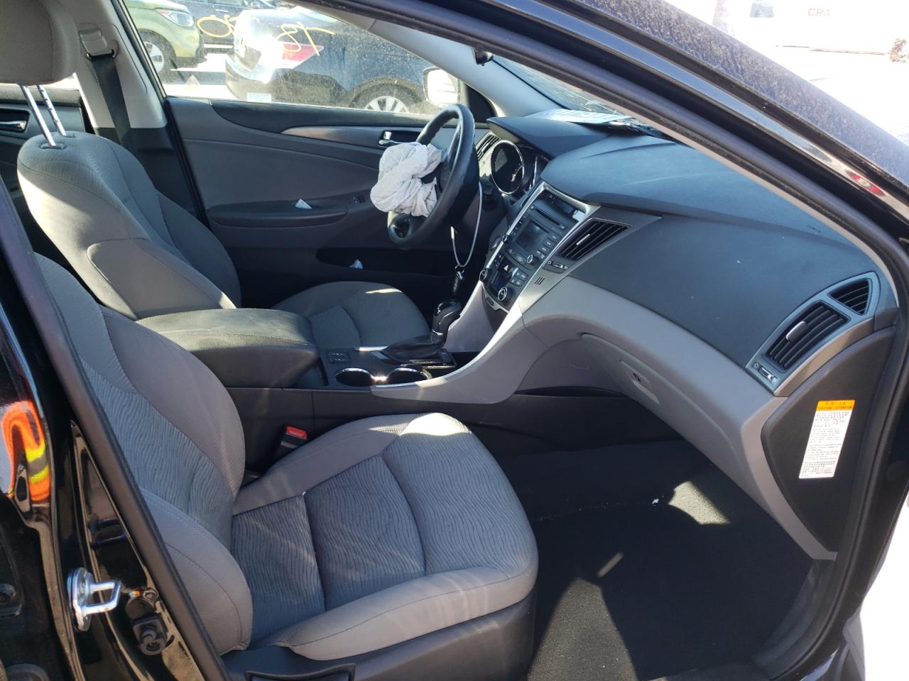 Photo 5 from auction – 2015 HYUNDAI SONATA HYB with VIN KMHEC4A48FA137529