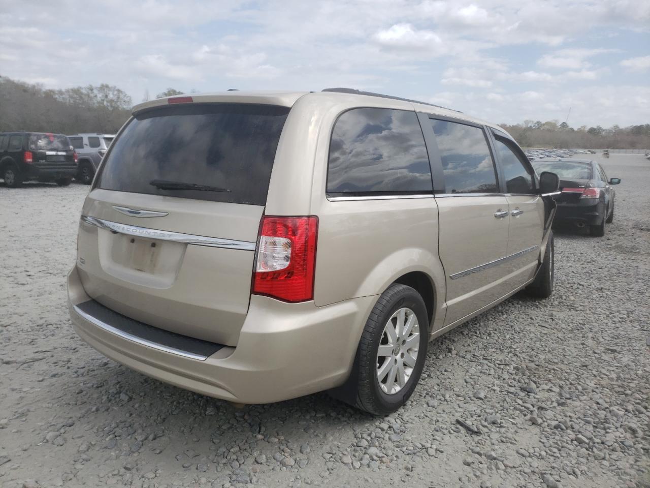 Photo 4 from auction – 2016 CHRYSLER TOWN & COU with VIN 2C4RC1BG9GR135685