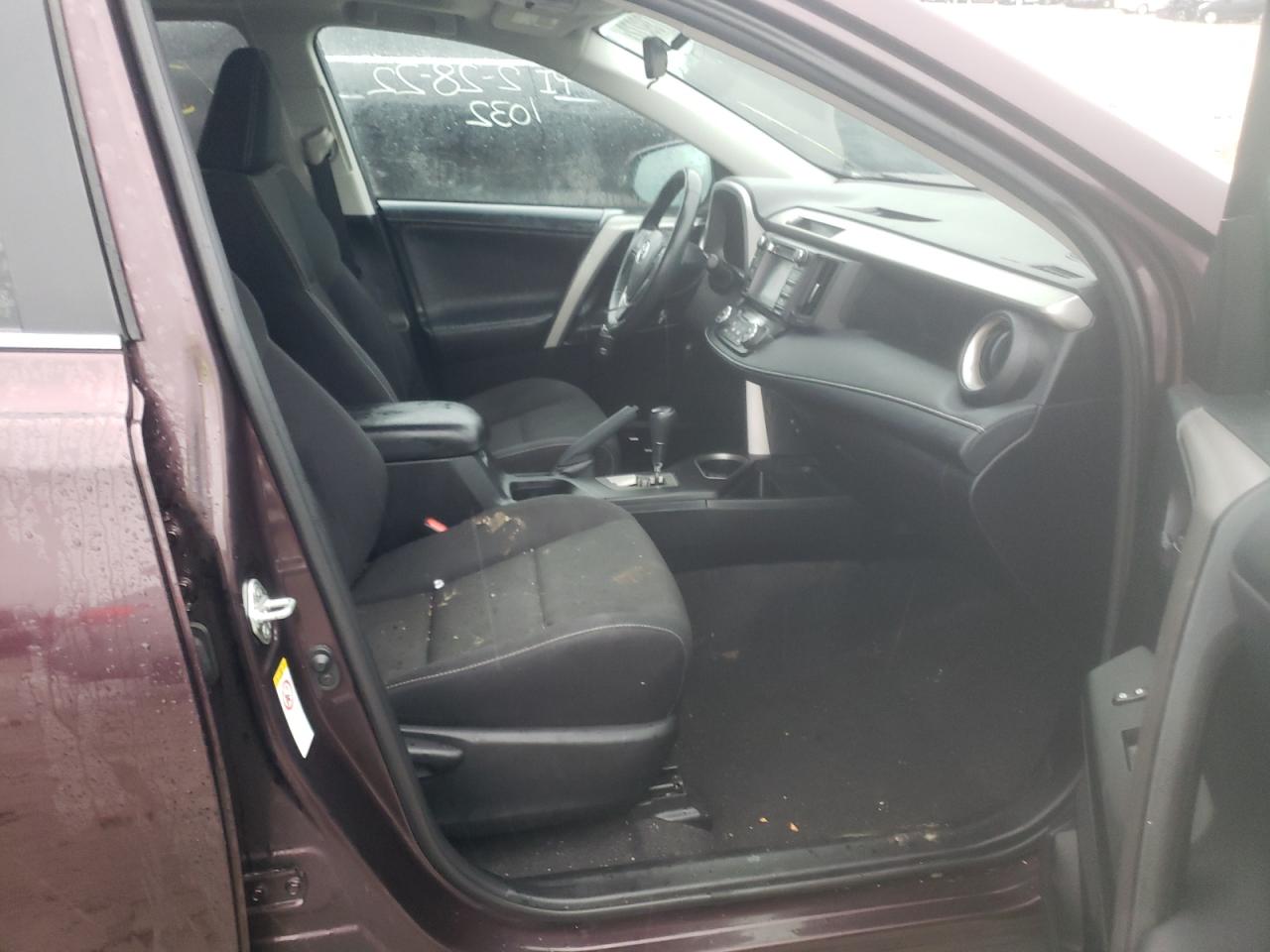 Photo 5 from auction – 2017 TOYOTA RAV 4 with VIN 2T3RFREV5HW691032