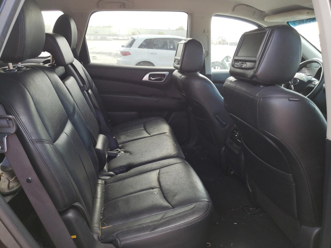 Photo 6 from auction – 2016 NISSAN PATHFINDER with VIN 5N1AR2MN8GC613595