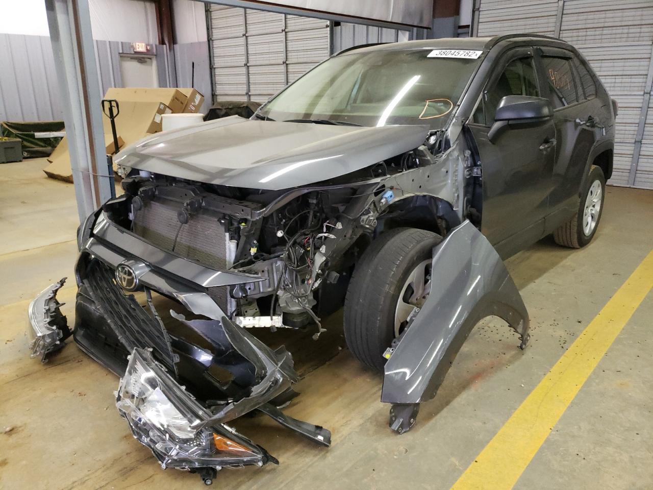 Photo 9 from auction – 2019 TOYOTA RAV4 LE with VIN JTMF1RFV5KD009402