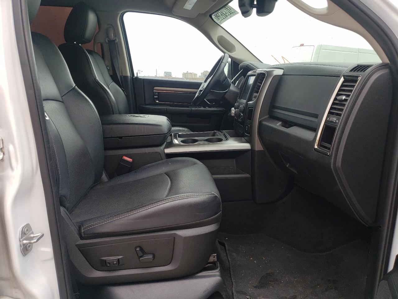 Photo 5 from auction – 2017 RAM 1500 SPORT with VIN 1C6RR7MT9HS647837