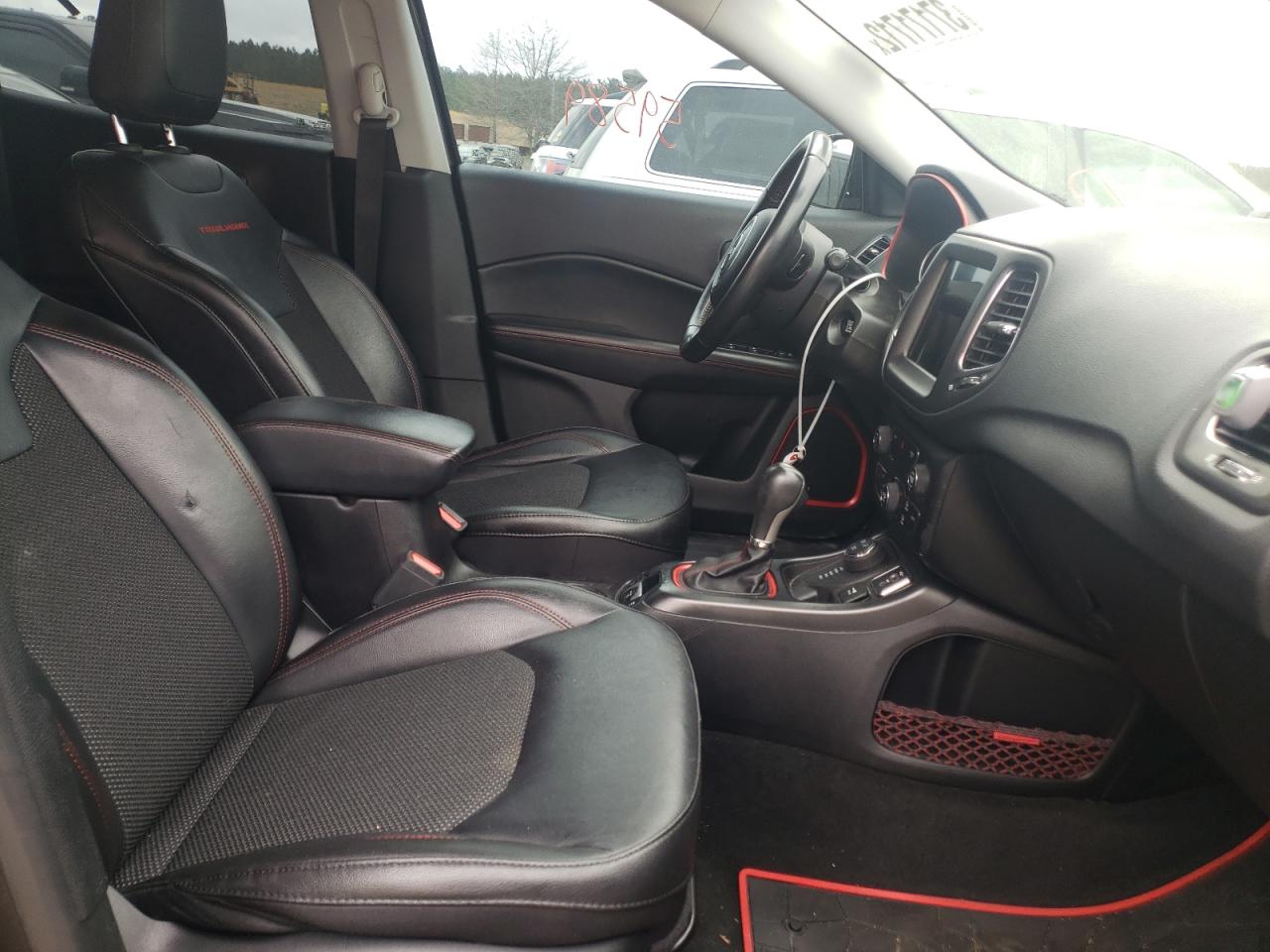 Photo 5 from auction – 2020 JEEP COMPASS with VIN 3C4NJDDB1LT119107