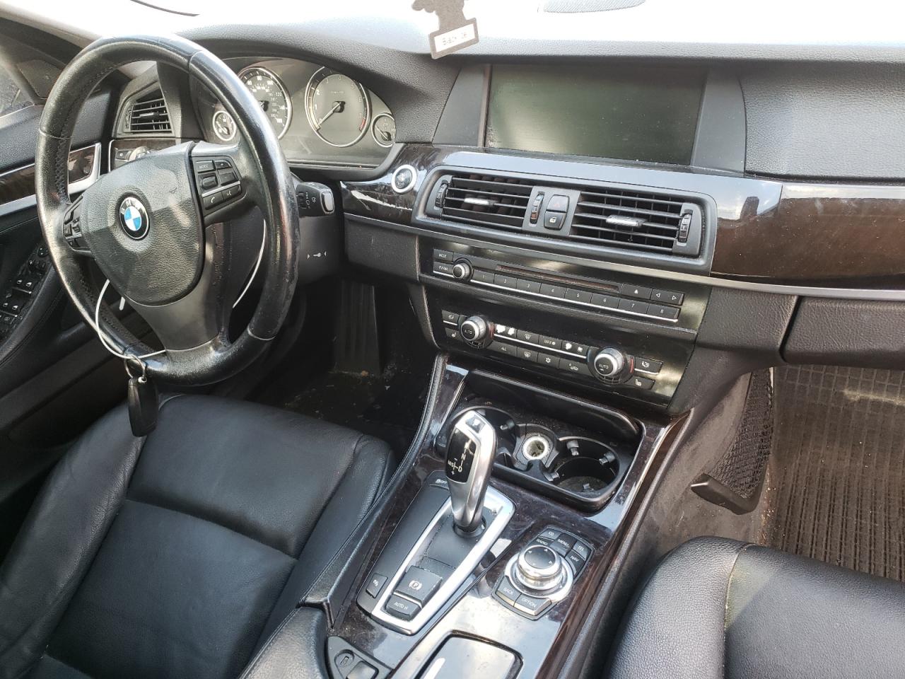 Photo 9 from auction – 2011 BMW 528 I with VIN WBAFR1C55BC749033