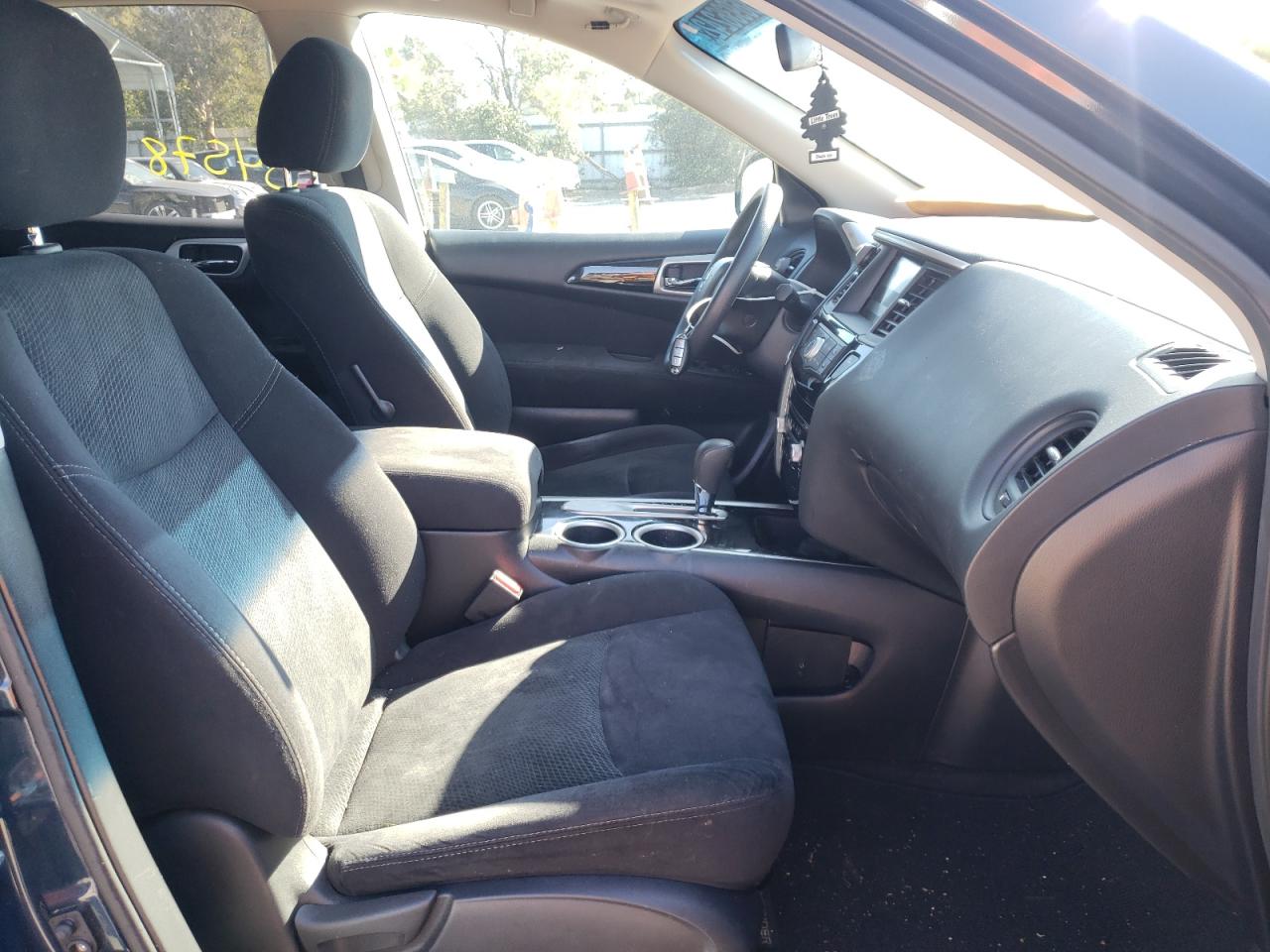 Photo 5 from auction – 2013 NISSAN PATHFINDER with VIN 5N1AR2MN9DC666009
