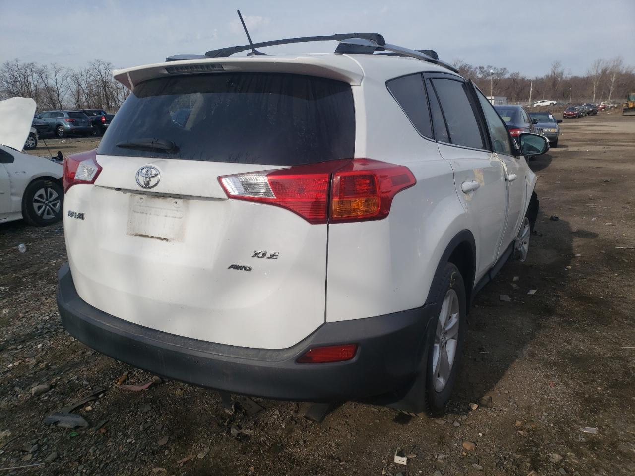 Photo 4 from auction – 2014 TOYOTA RAV4 XLE with VIN 2T3RFREV4EW170430