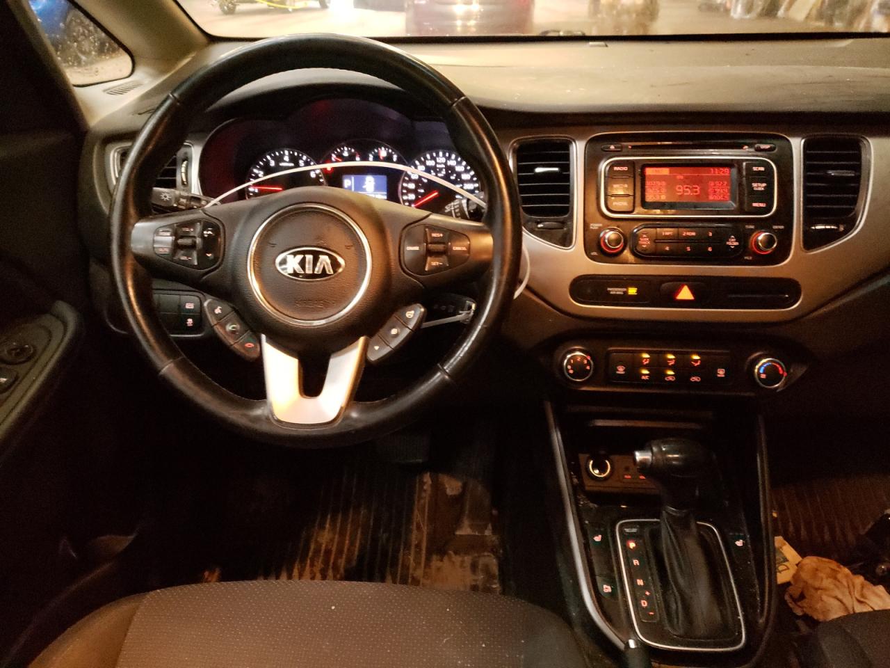 Photo 9 from auction – 2014 KIA RONDO with VIN KNAHT8A35E7040393