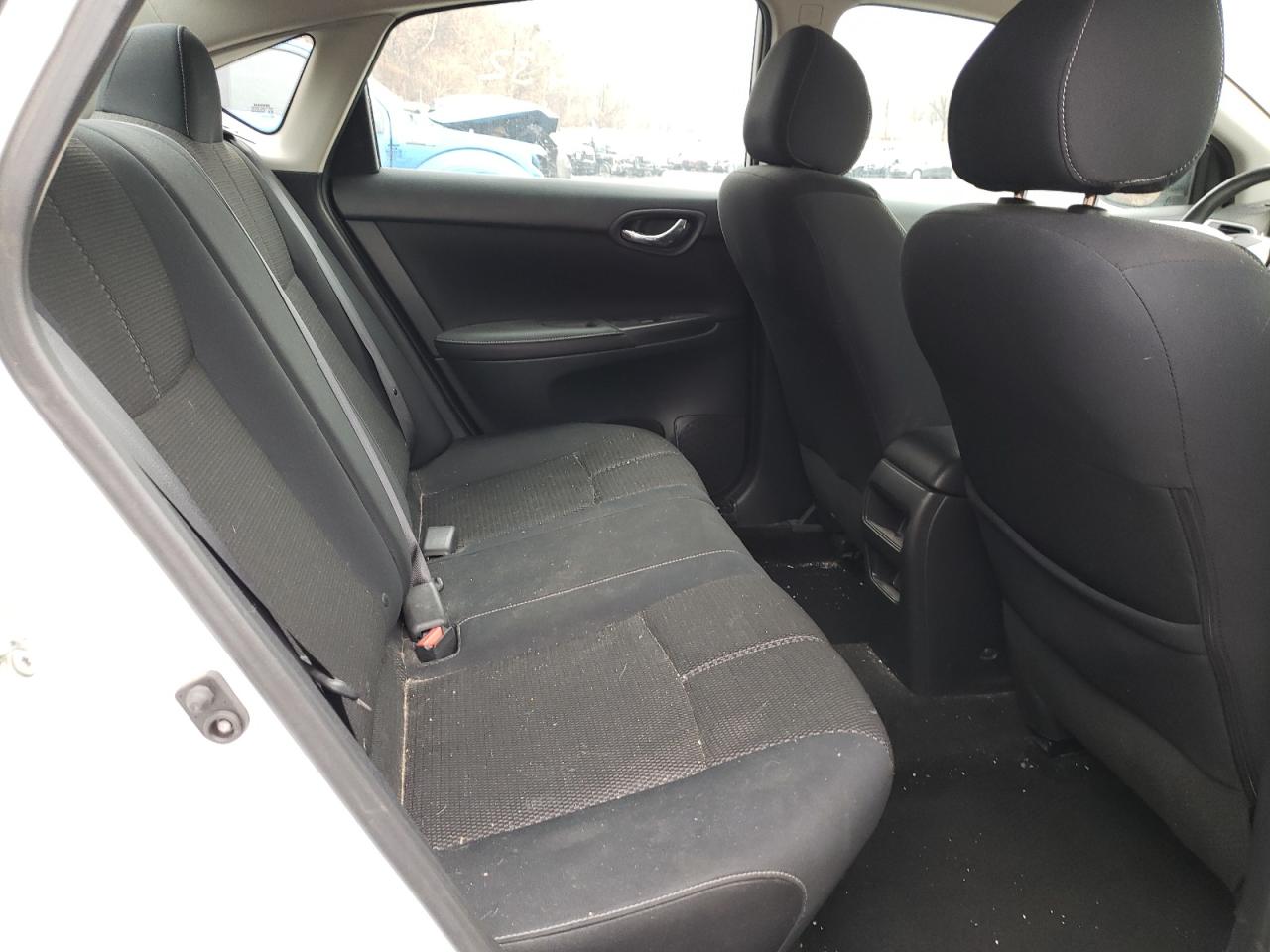 Photo 6 from auction – 2017 NISSAN SENTRA S with VIN 3N1AB7AP2HY404294