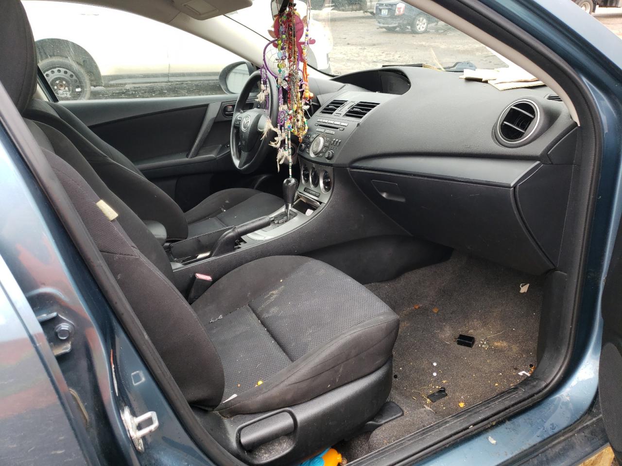 Photo 5 from auction – 2011 MAZDA 3 I with VIN JM1BL1UG9B1494157