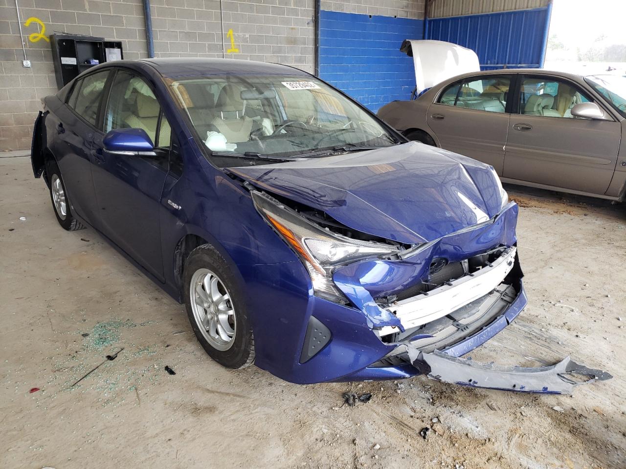 TOYOTA PRIUS 2016 with VIN JTDKARFU5G3522913 - Photo from auction