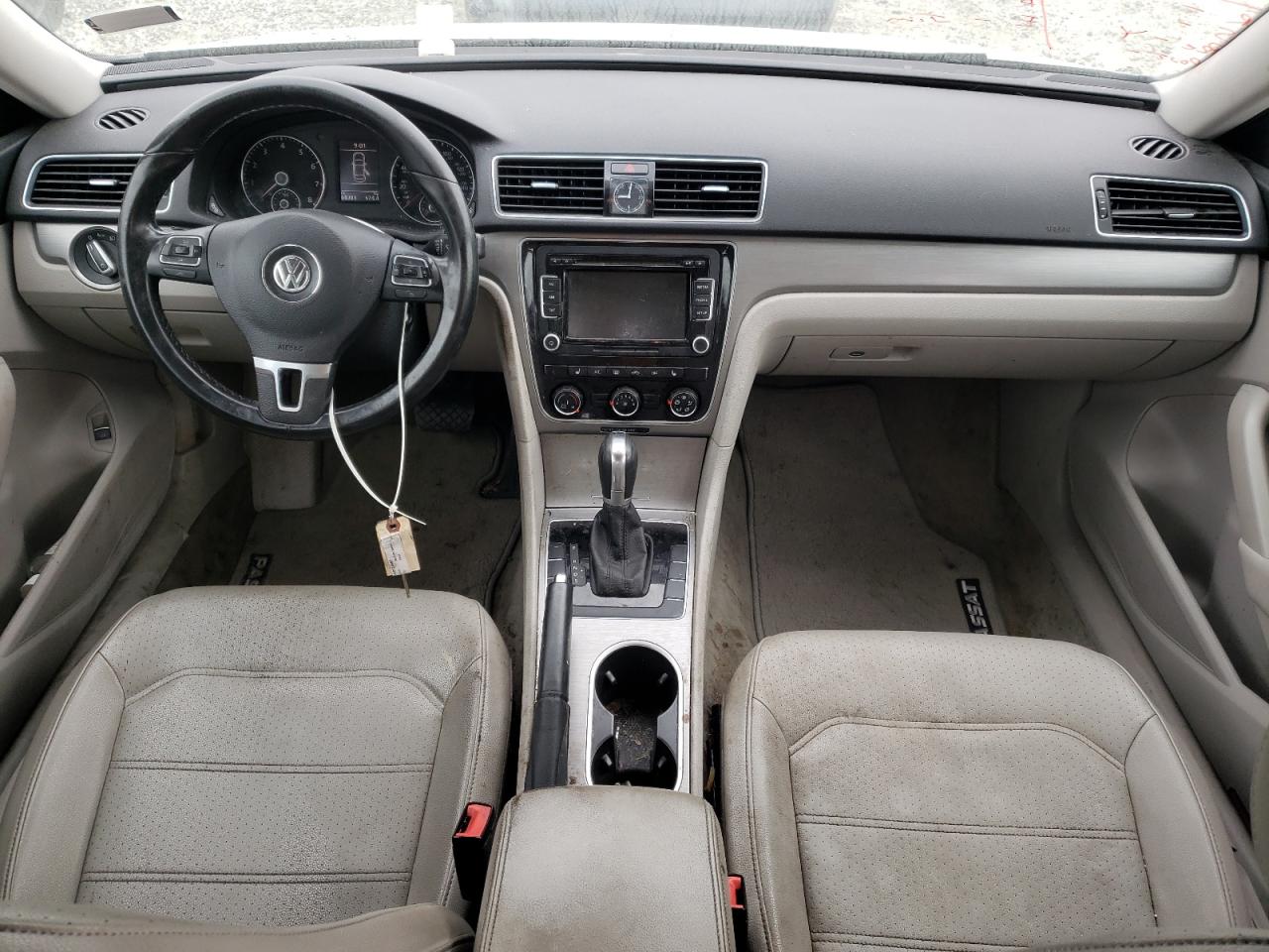 Photo 9 from auction – 2014 VOLKSWAGEN PASSAT SE with VIN 1VWBS7A34EC072066