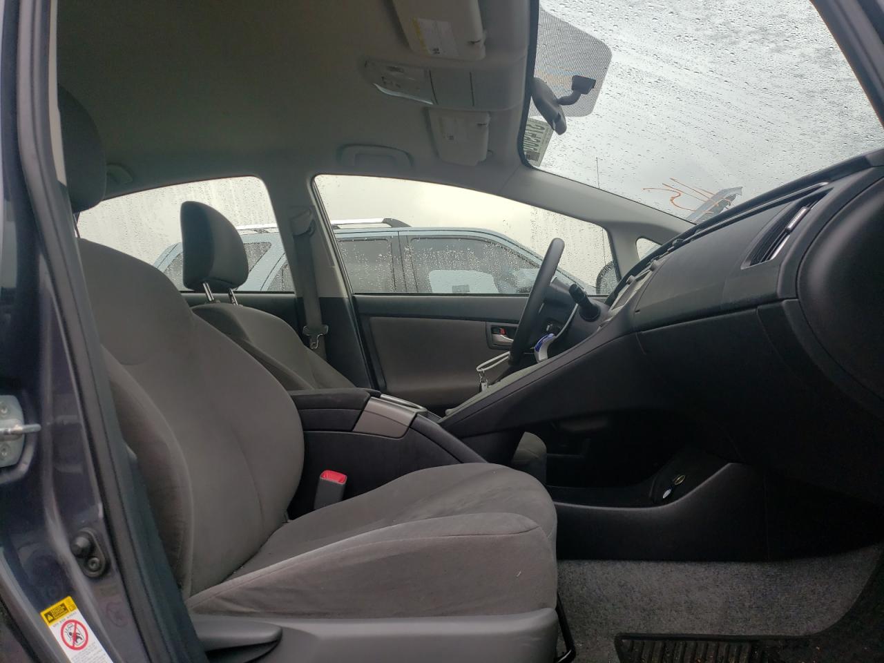Photo 5 from auction – 2013 TOYOTA PRIUS with VIN JTDKN3DU1D1619778
