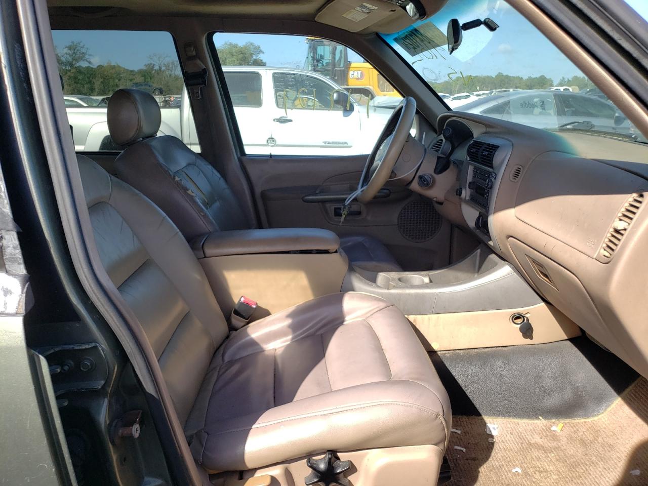 Photo 5 from auction – 2001 FORD EXPLORER S with VIN 1FMZU67E51UC63672