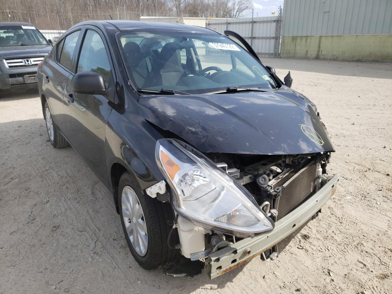 NISSAN VERSA S 2015 with VIN 3N1CN7AP2FL830495 - Photo from auction