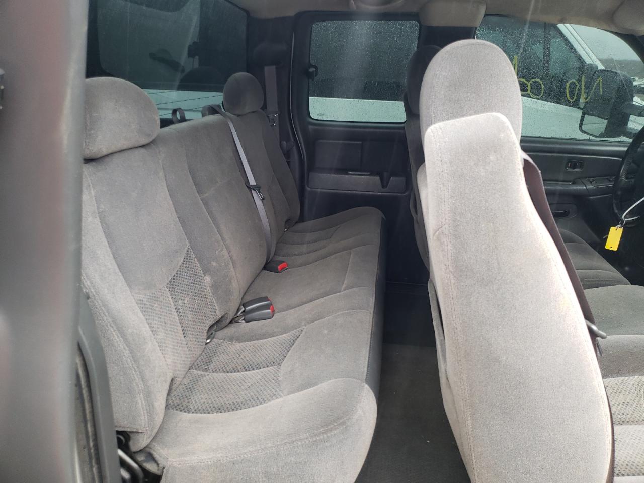 Photo 6 from auction – 2006 CHEVROLET SILVERADO with VIN 1GCHK29D06E229529