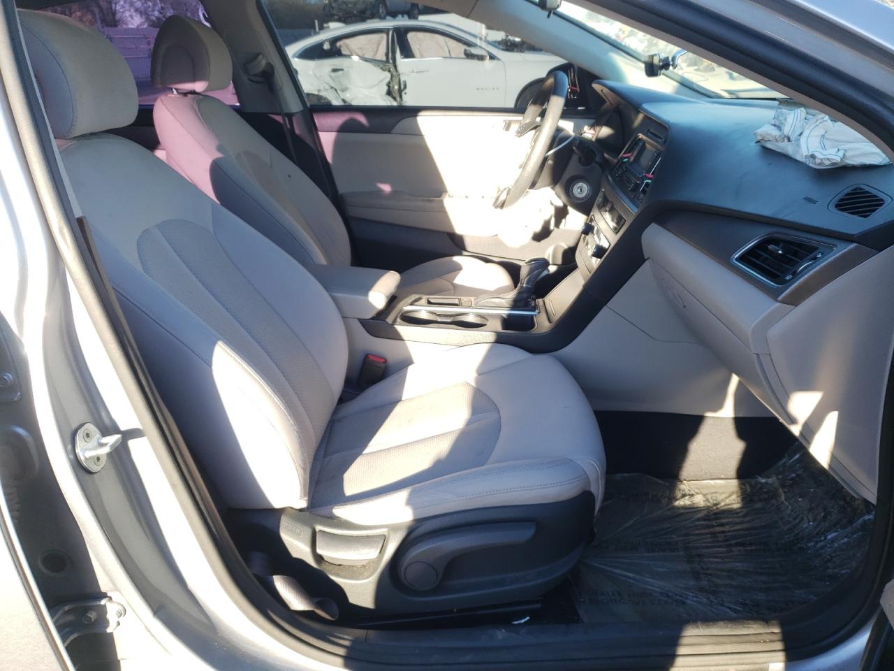 Photo 5 from auction – 2015 HYUNDAI SONATA SE with VIN 5NPE24AF4FH012674