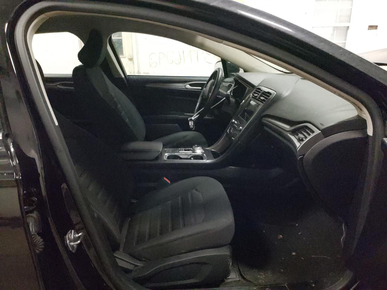 Photo 5 from auction – 2020 FORD FUSION SE with VIN 3FA6P0HD9LR107457
