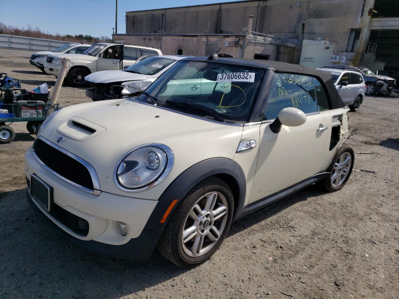Photo 2 from auction – 2015 MINI COOPER S with VIN WMWZP3C55FT708230