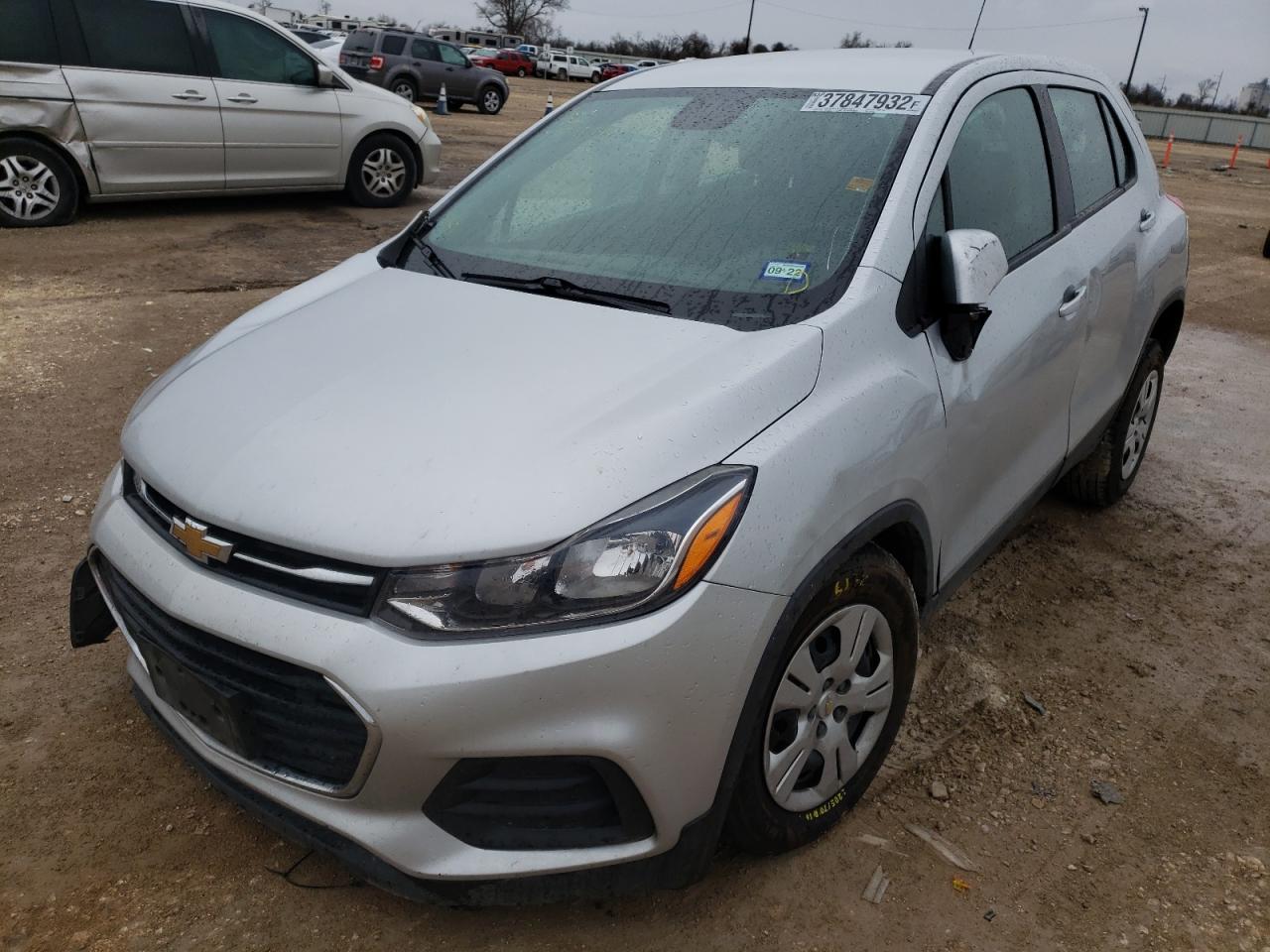 Photo 2 from auction – 2018 CHEVROLET TRAX LS with VIN 3GNCJKSB3JL410744