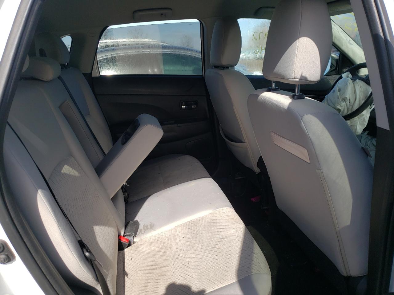 Photo 6 from auction – 2015 MITSUBISHI OUTLANDER with VIN 4A4AR4AU6FE056984