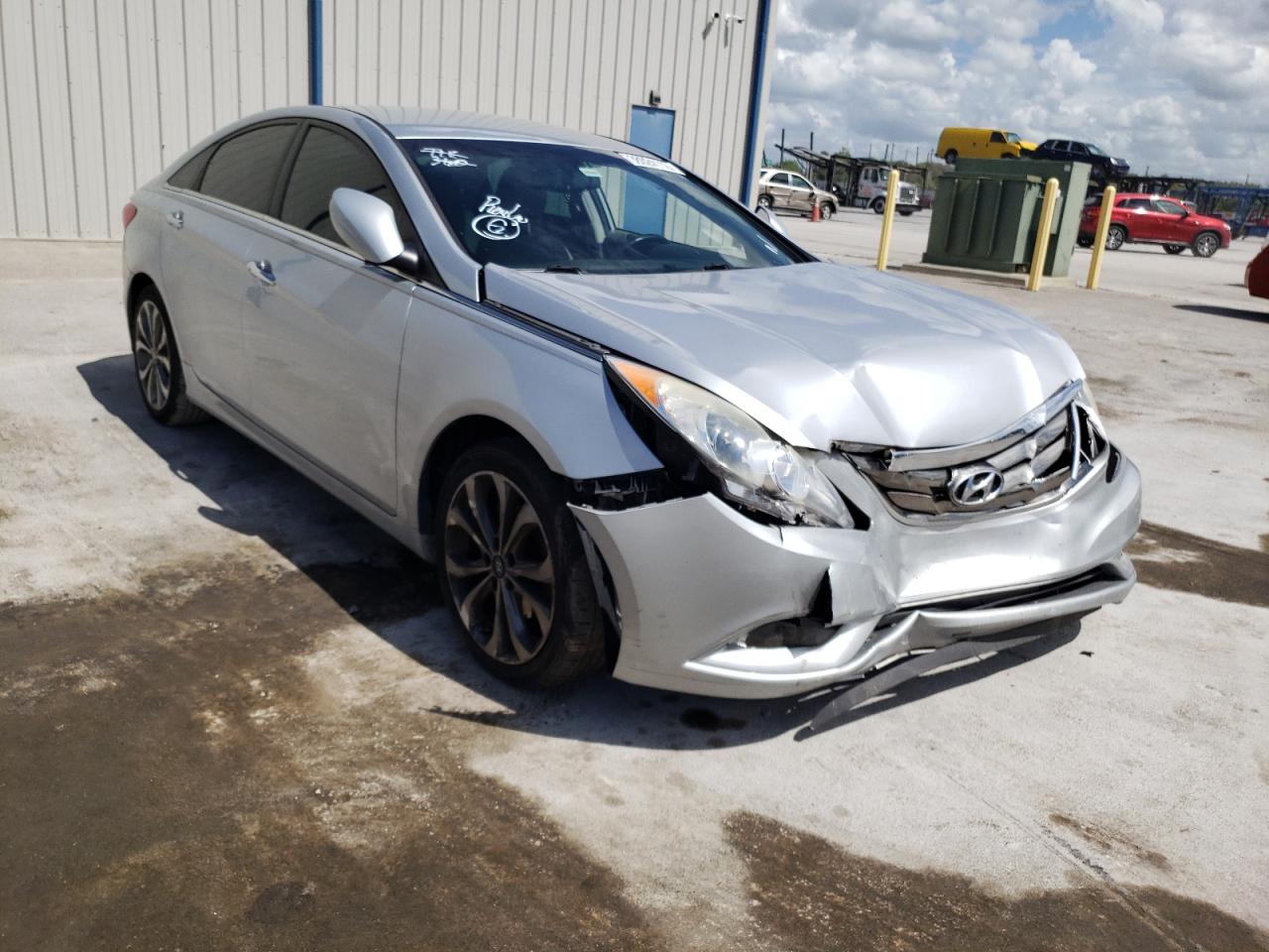 HYUNDAI SONATA SE 2013 with VIN 5NPEC4AB1DH742386 - Photo from auction