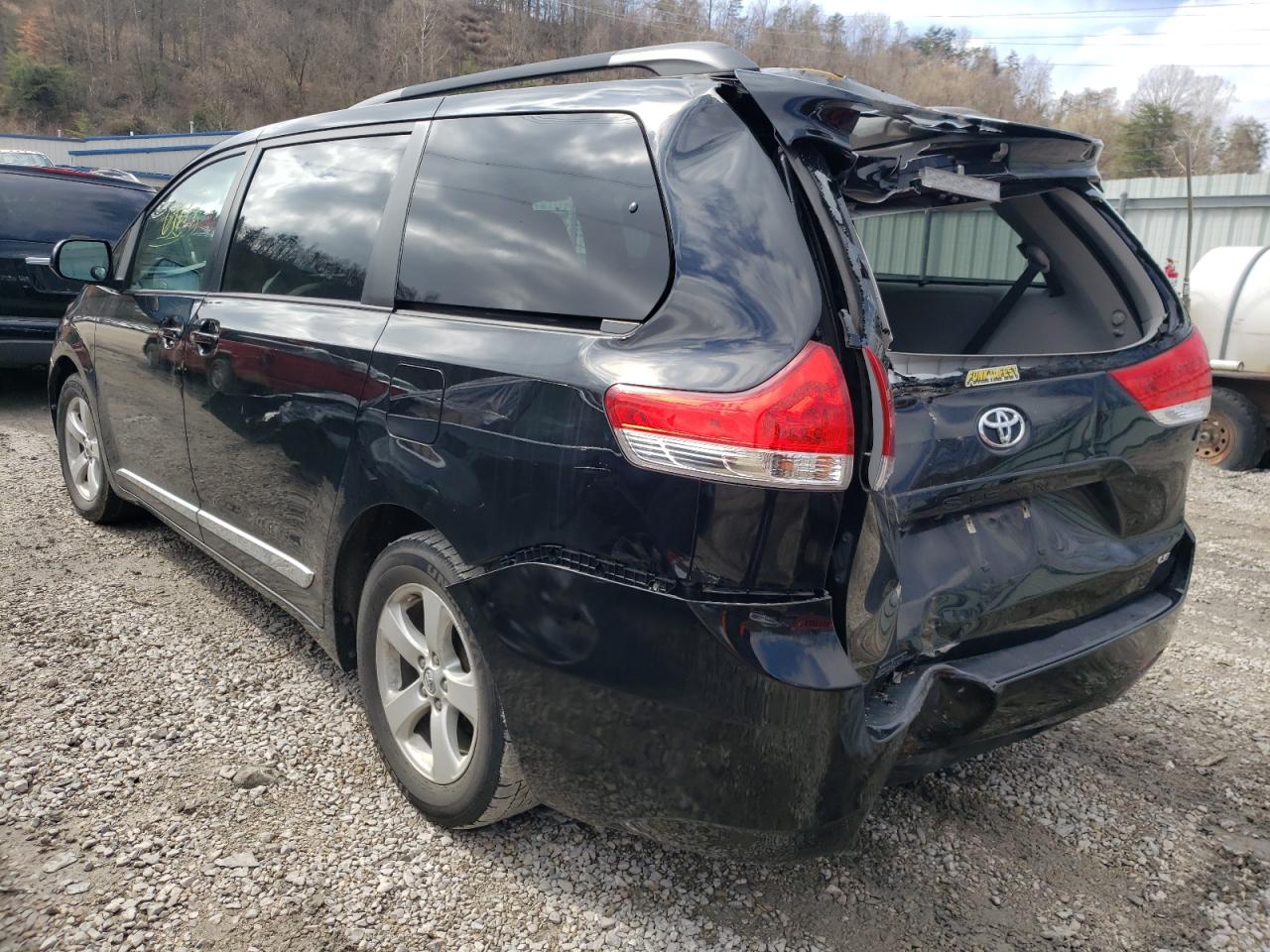 Photo 3 from auction – 2014 TOYOTA SIENNA LE with VIN 5TDKK3DC8ES509959