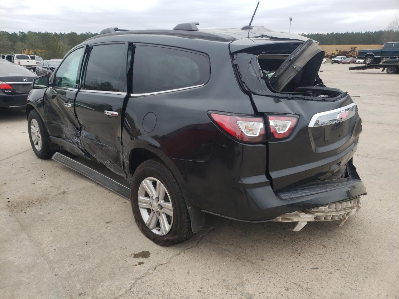Photo 3 from auction – 2013 CHEVROLET TRAVERSE L with VIN 1GNKRJKD4DJ107192