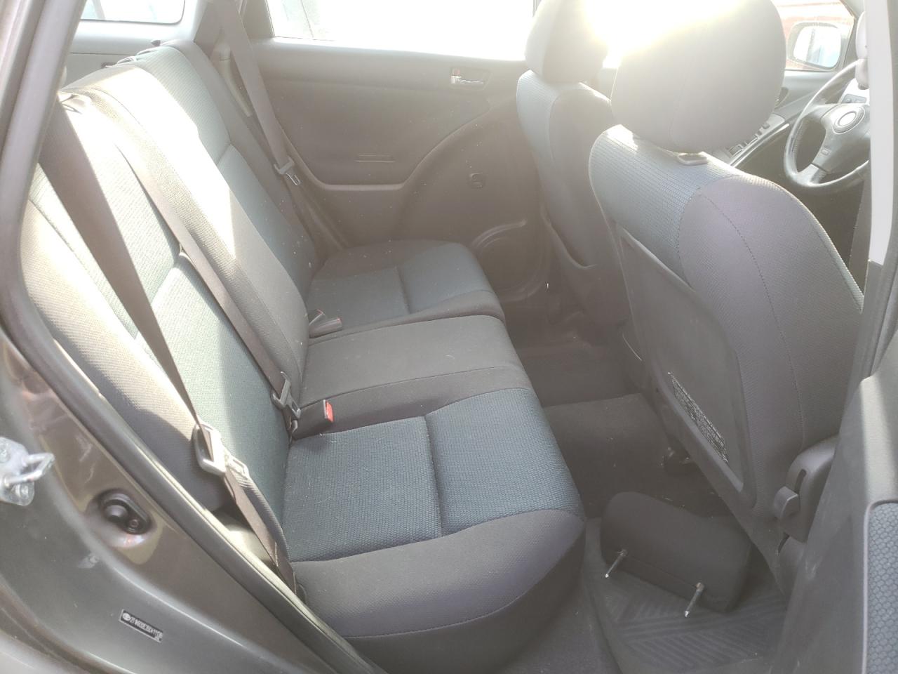 Photo 6 from auction – 2005 TOYOTA MATRIX with VIN 2T1KR32E35C411138