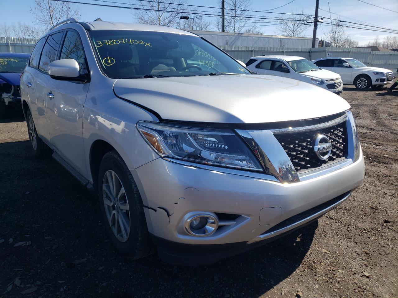 NISSAN PATHFINDER 2016 with VIN 5N1AR2MM0GC640037 - Photo from auction