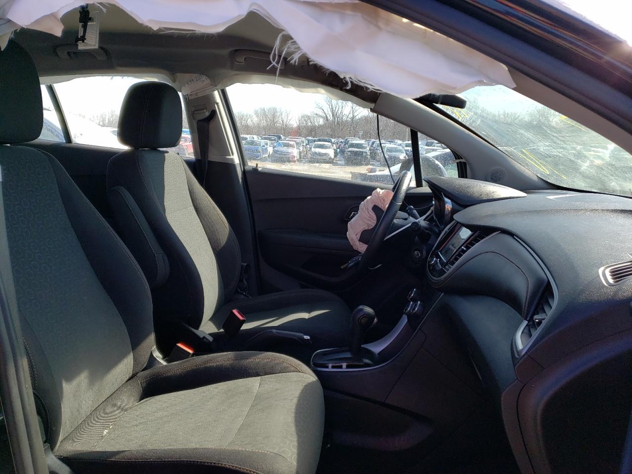 Photo 5 from auction – 2018 CHEVROLET TRAX LS with VIN 3GNCJKSB0JL312447