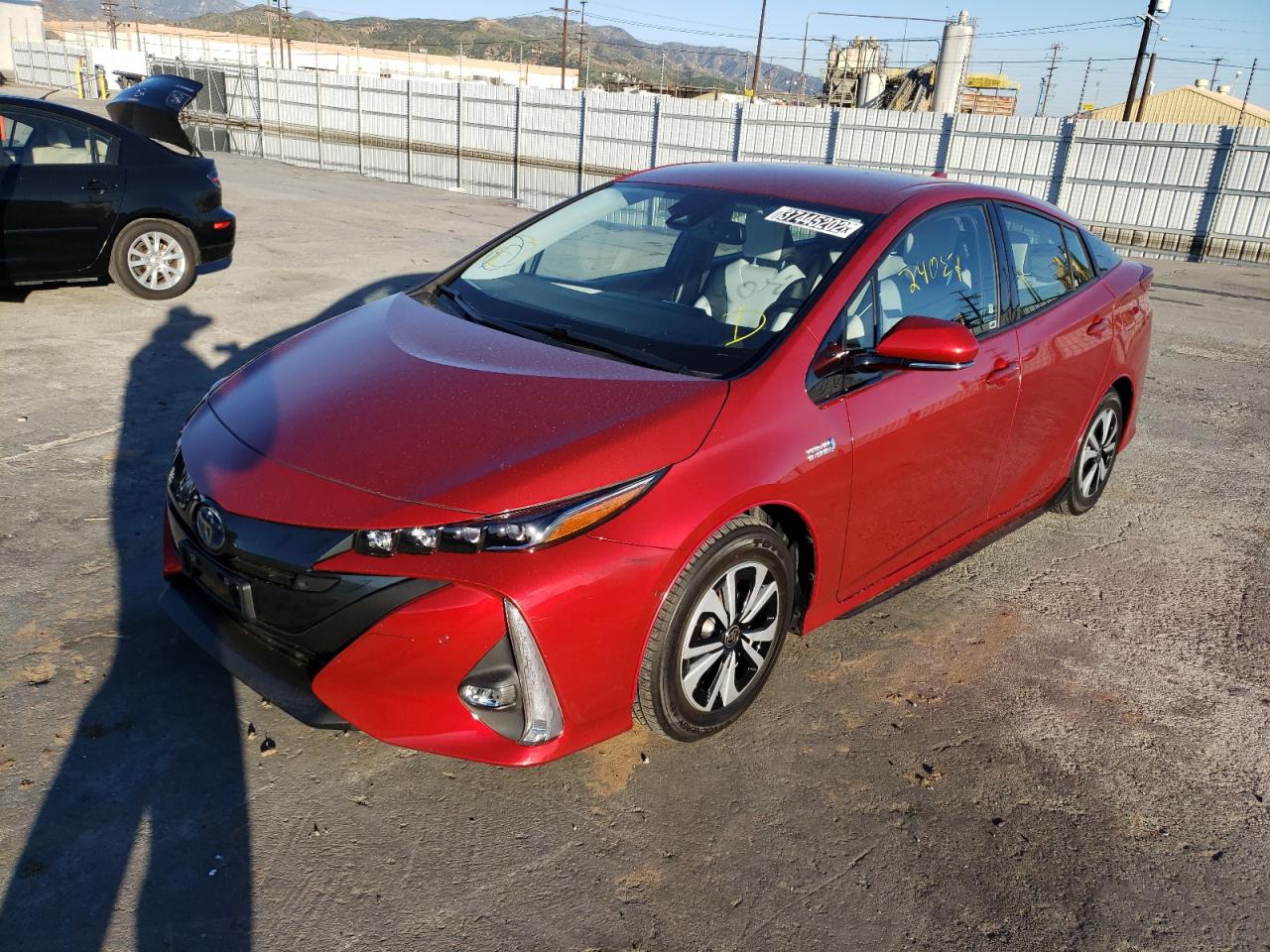 Photo 2 from auction – 2017 TOYOTA PRIUS PRIM with VIN JTDKARFP7H3027382
