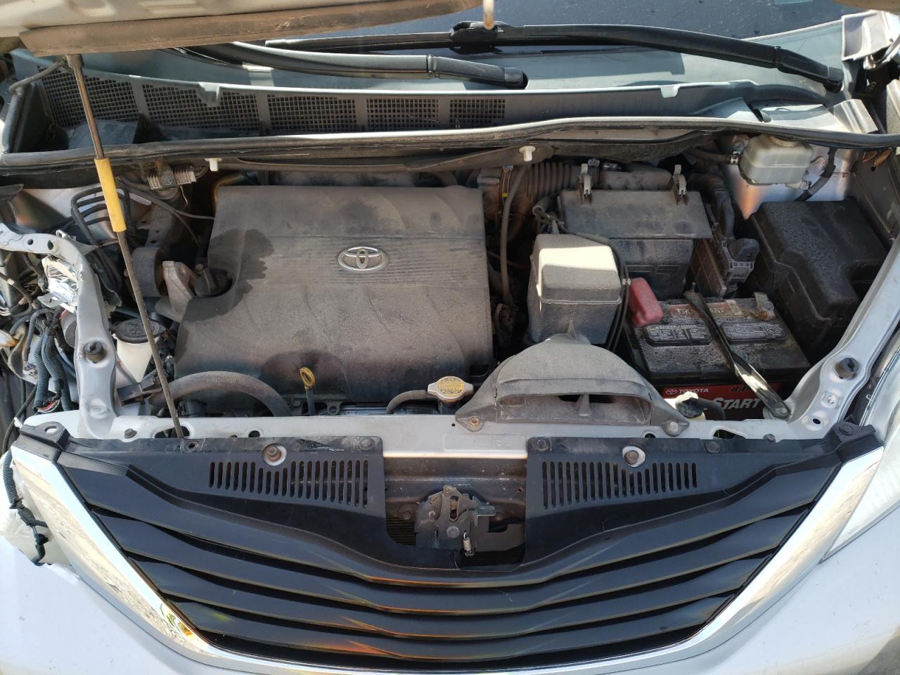 Photo 7 from auction – 2014 TOYOTA SIENNA LE with VIN 5TDJK3DCXES084322