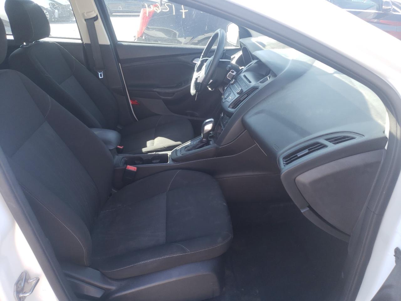 Photo 5 from auction – 2015 FORD FOCUS SE with VIN 1FADP3K29FL210445