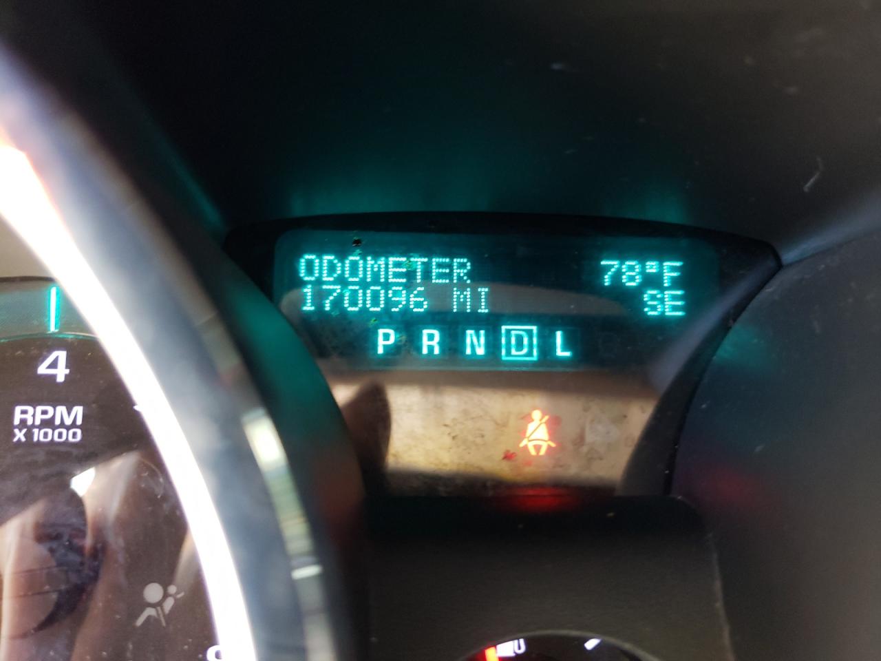 Photo 8 from auction – 2010 CHEVROLET TRAVERSE L with VIN 1GNLRFEDXAJ212103