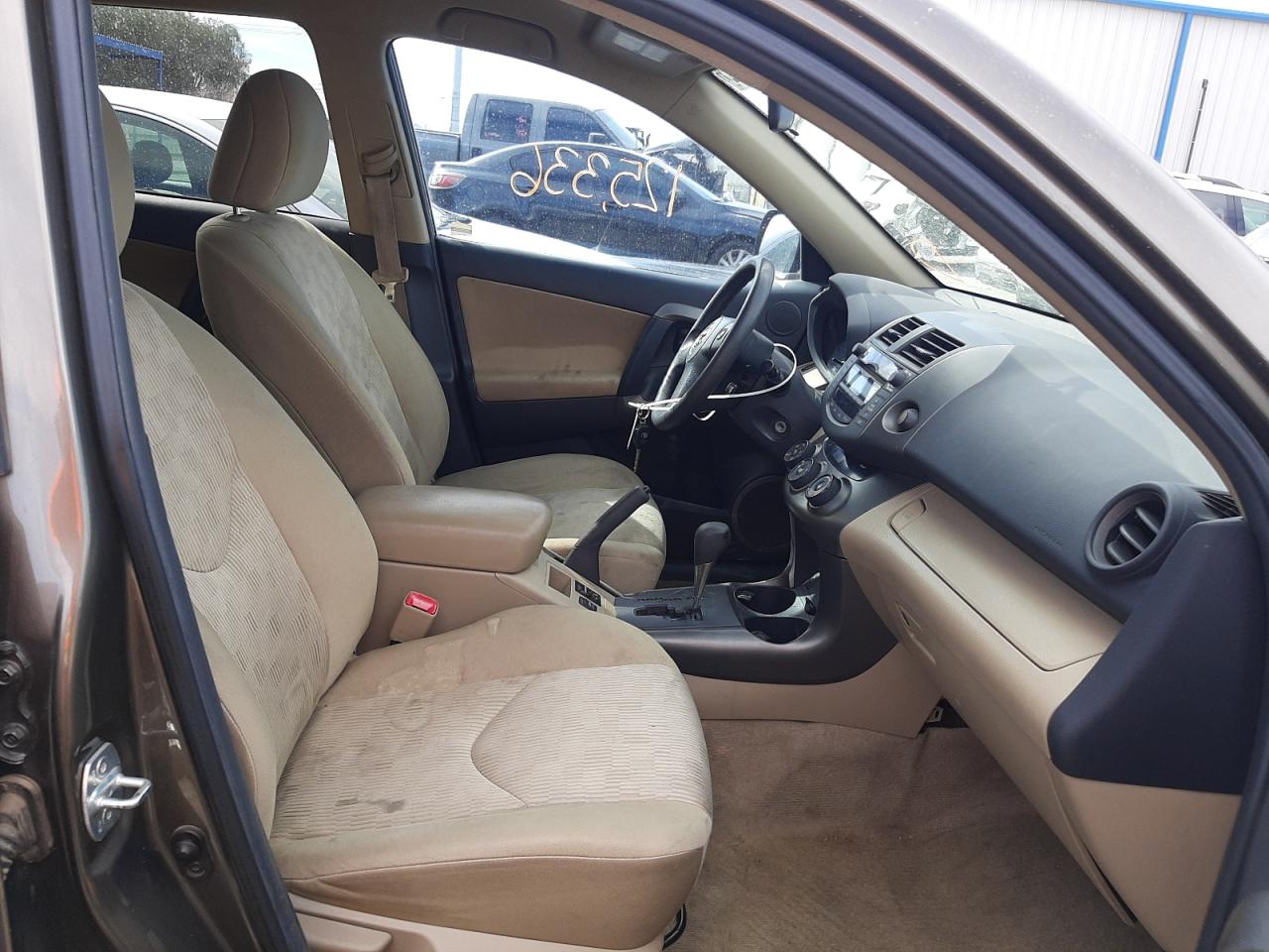 Photo 5 from auction – 2010 TOYOTA RAV4 with VIN 2T3BF4DV0AW060376