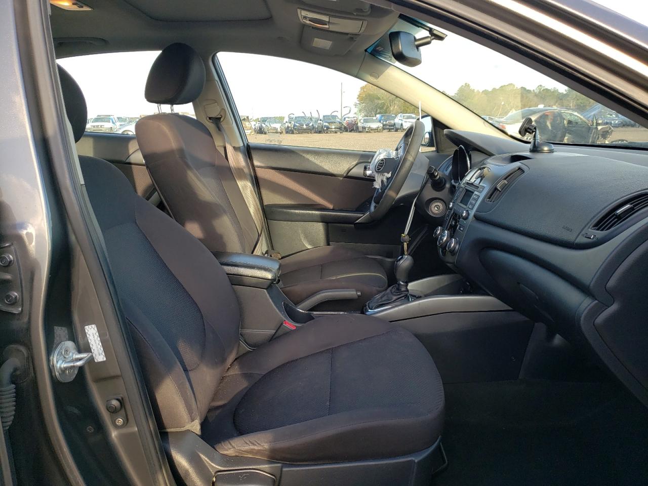 Photo 5 from auction – 2013 KIA FORTE EX with VIN KNAFU4A21D5701299