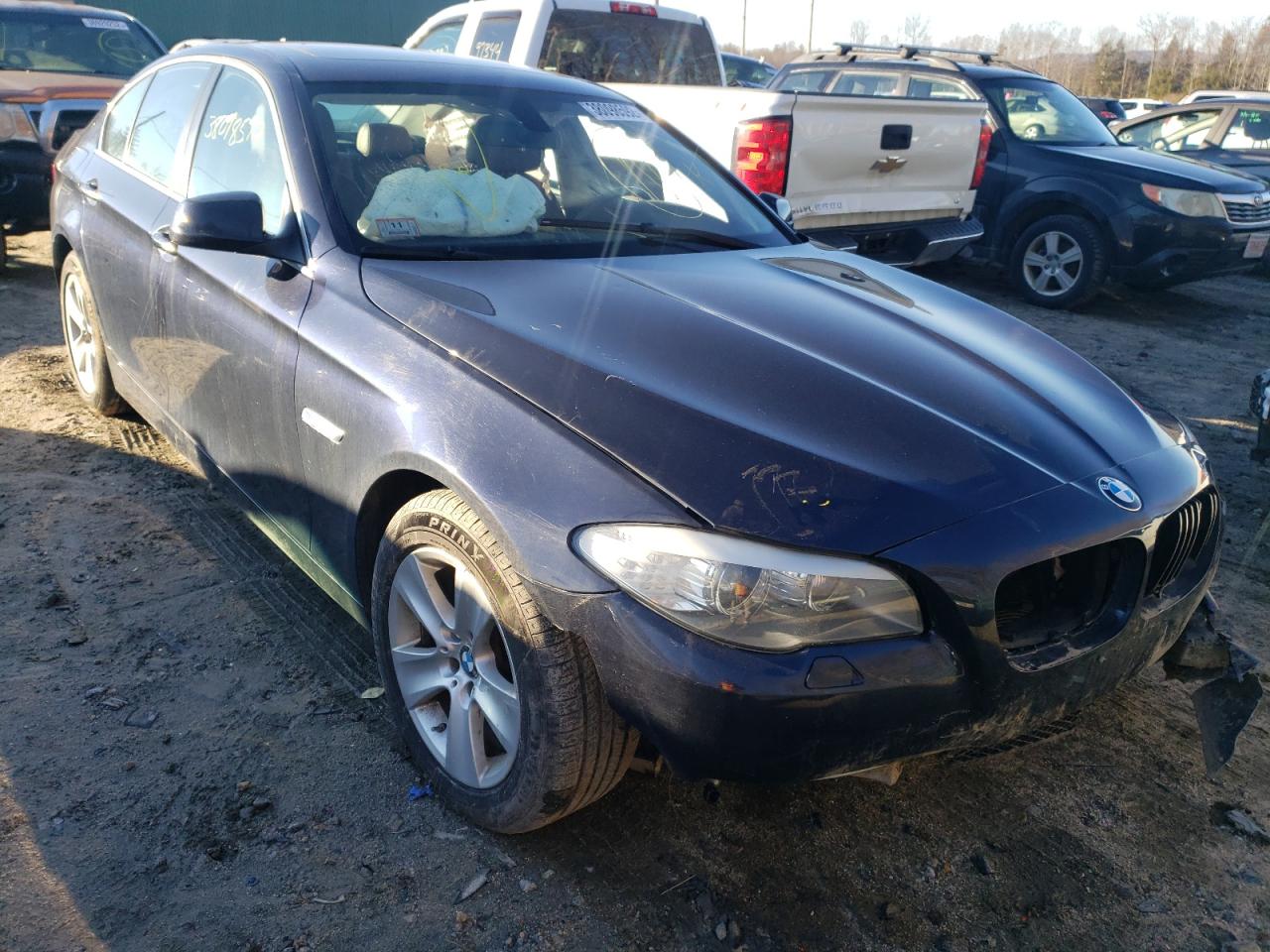 BMW 528 XI 2013 with VIN WBAXH5C53DDW12815 - Photo from auction
