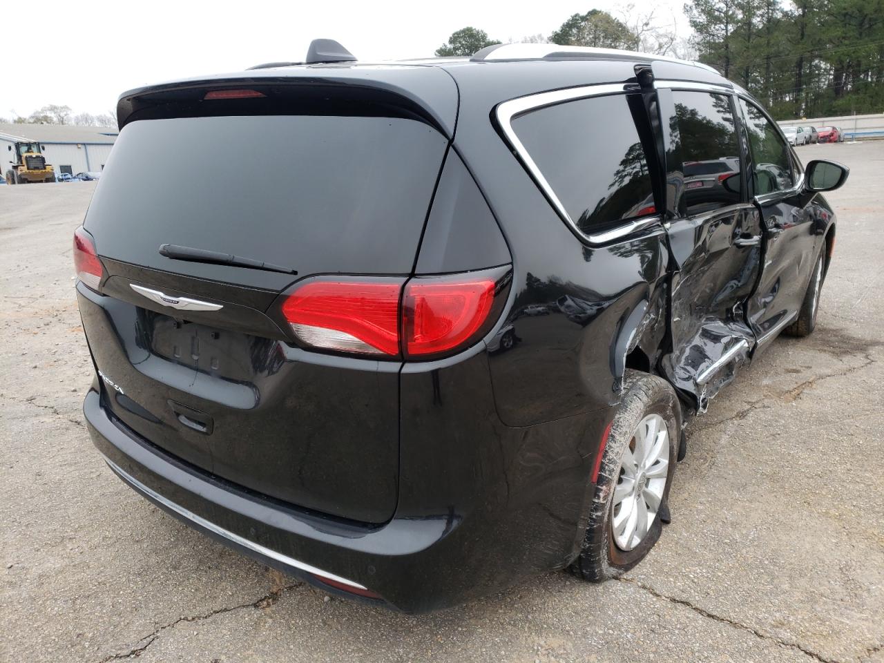 Photo 4 from auction – 2019 CHRYSLER PACIFICA T with VIN 2C4RC1BG2KR650682