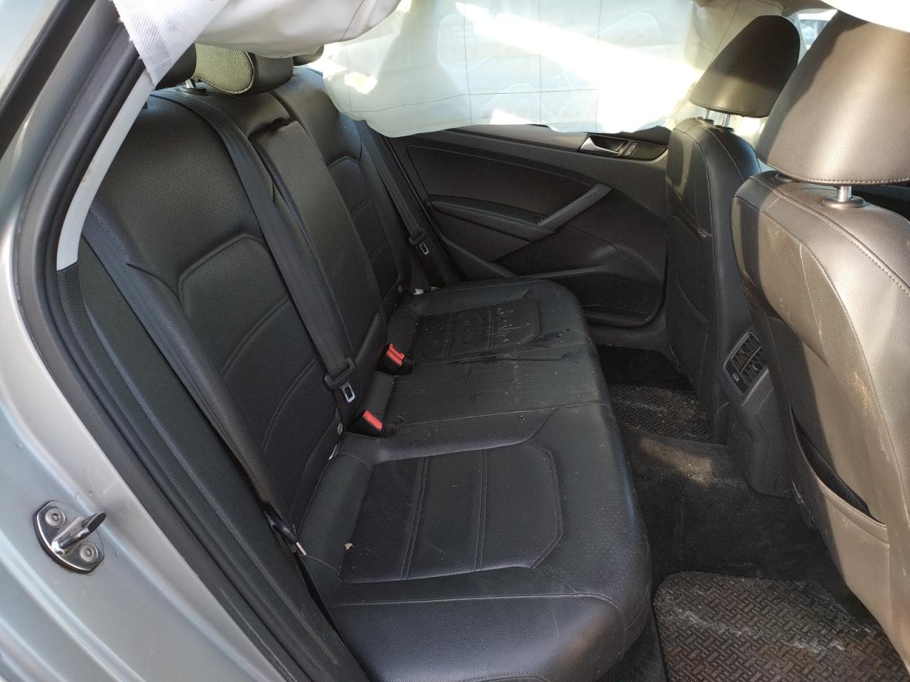 Photo 6 from auction – 2014 VOLKSWAGEN PASSAT SE with VIN 1VWBN7A31EC094033