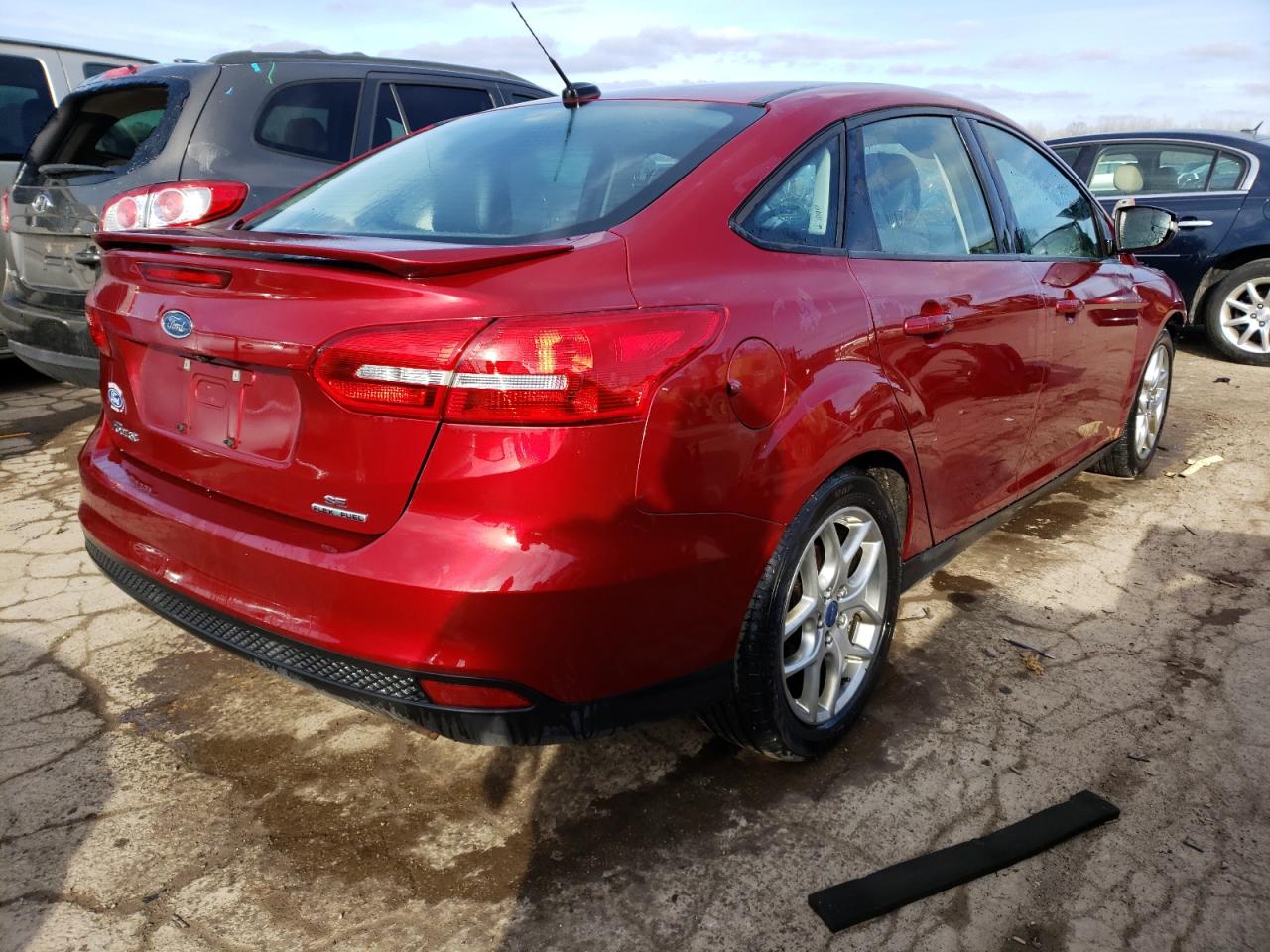 Photo 4 from auction – 2015 FORD FOCUS SE with VIN 1FADP3F20FL210098