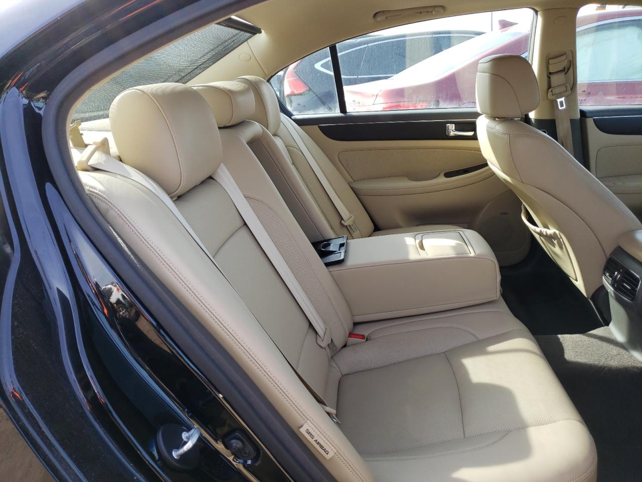 Photo 6 from auction – 2011 HYUNDAI GENESIS 3. with VIN KMHGC4DE3BU136035