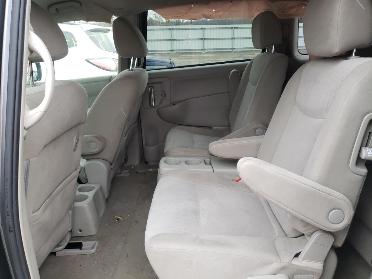 Photo 6 from auction – 2015 NISSAN QUEST S with VIN JN8AE2KP0F9127092