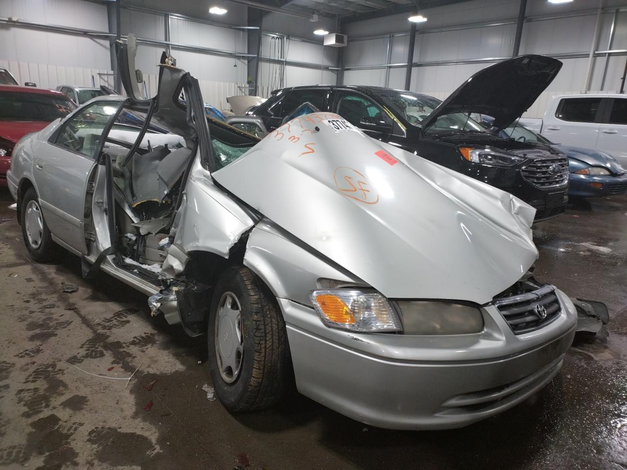 TOYOTA CAMRY CE 2000 with VIN 4T1BG22K3YU001254 - Photo from auction