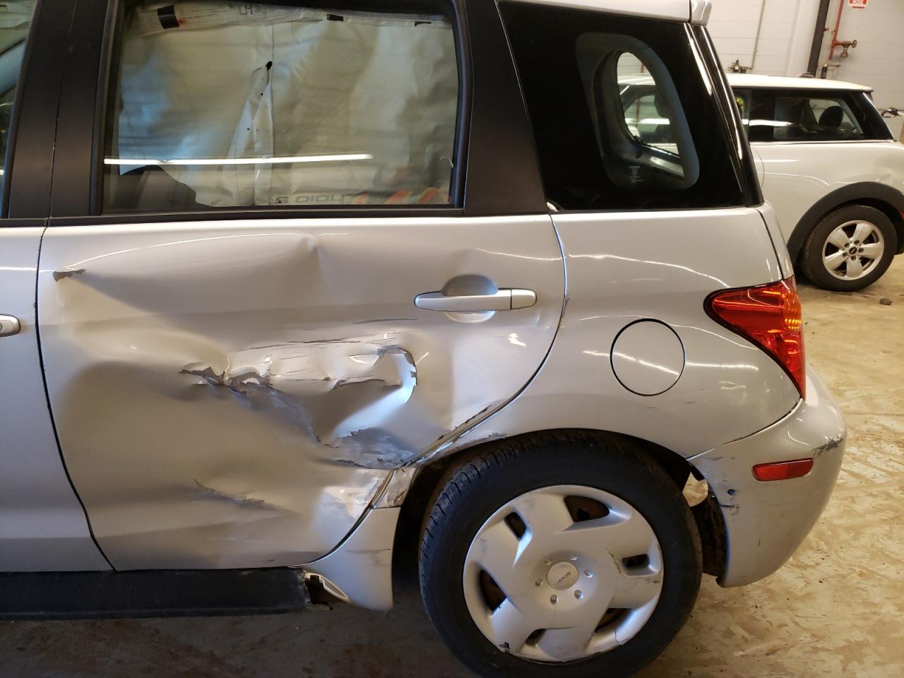Photo 9 from auction – 2005 TOYOTA SCION XA with VIN JTKKT604150082908