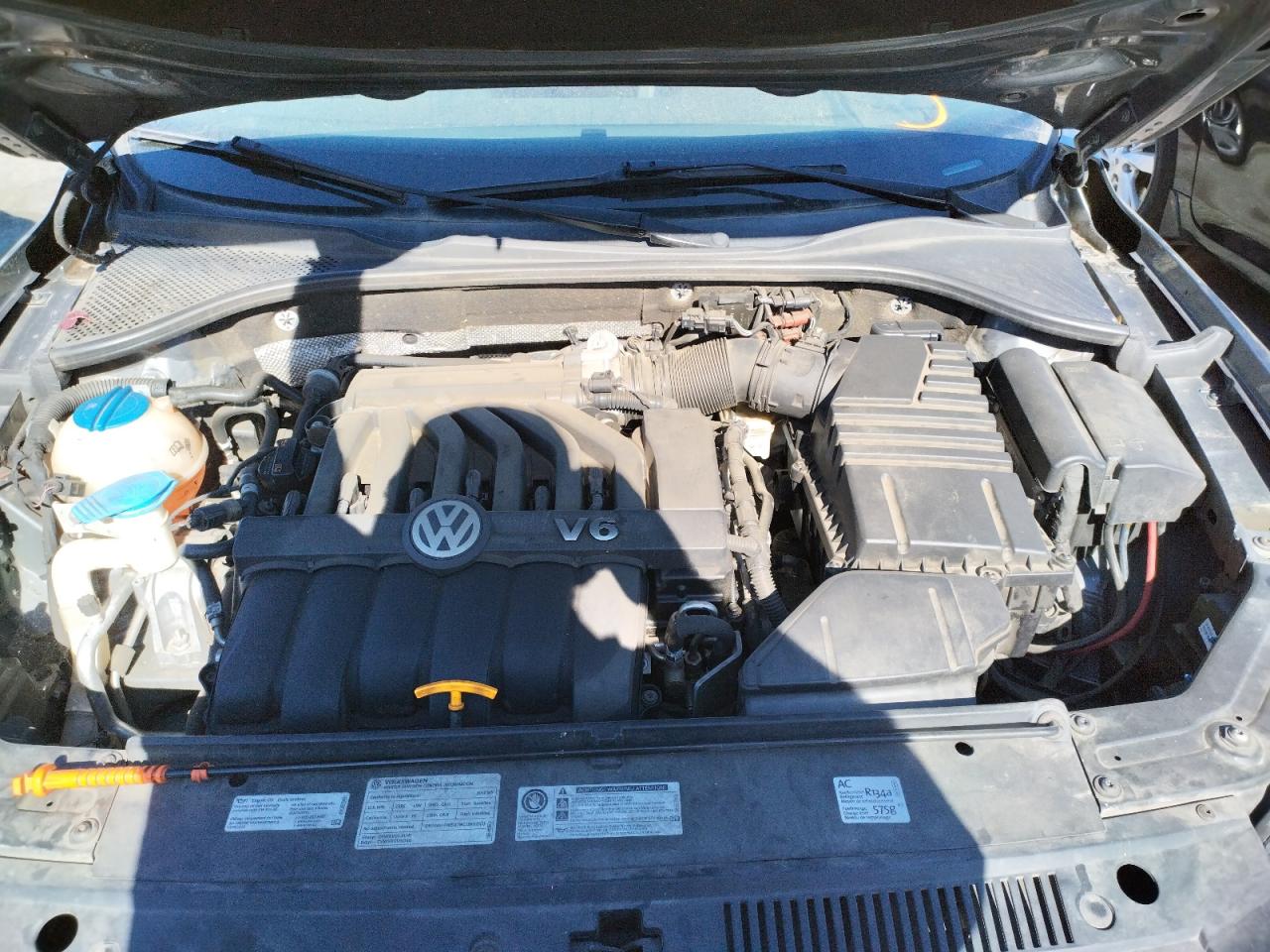Photo 7 from auction – 2012 VOLKSWAGEN PASSAT SEL with VIN 1VWCM7A35CC045079