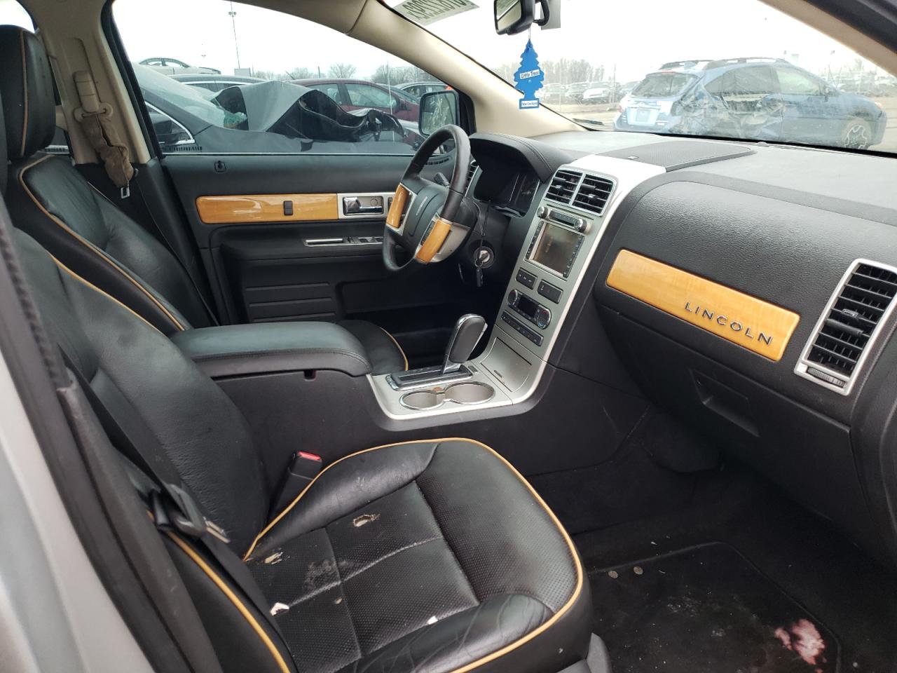 Photo 5 from auction – 2010 LINCOLN MKX with VIN 2LMDJ6JC8ABJ18923