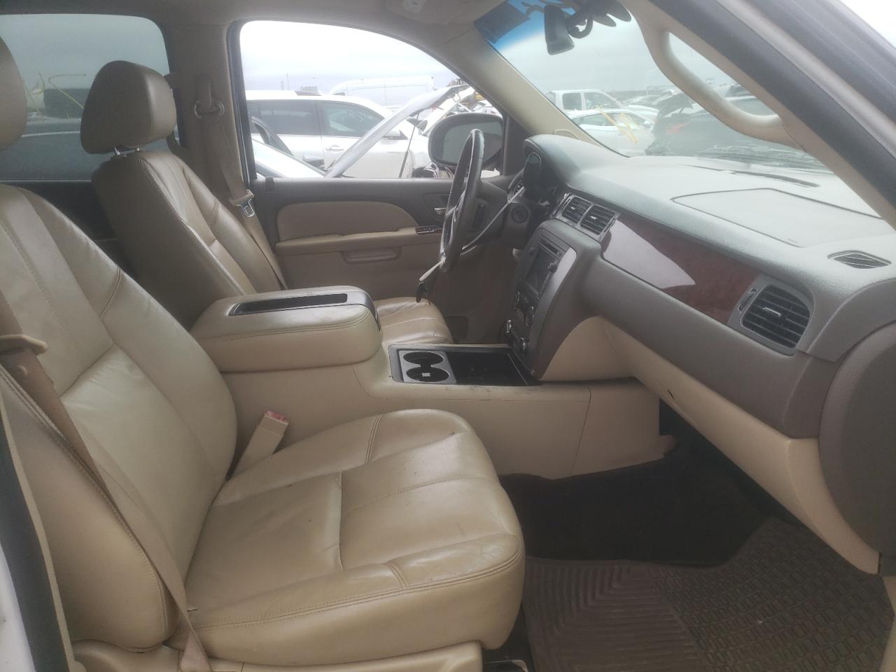 Photo 5 from auction – 2011 GMC YUKON SLT with VIN 1GKS1CE09BR239131